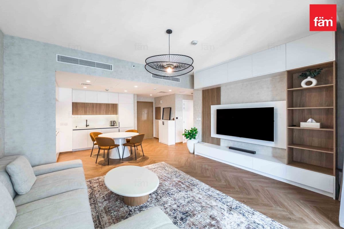 Fully Upgraded 2 Bedroom At Creek Beach