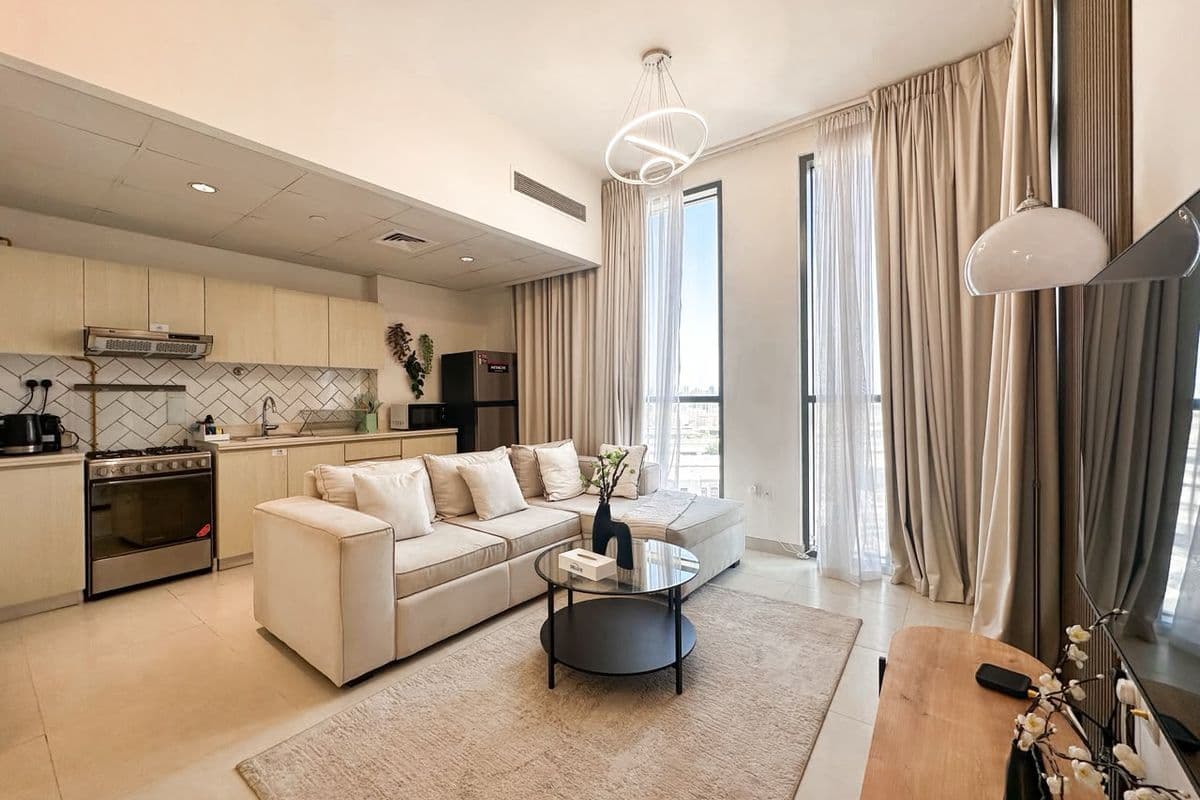 Fully Furnished | Vacant | 4 Cheques