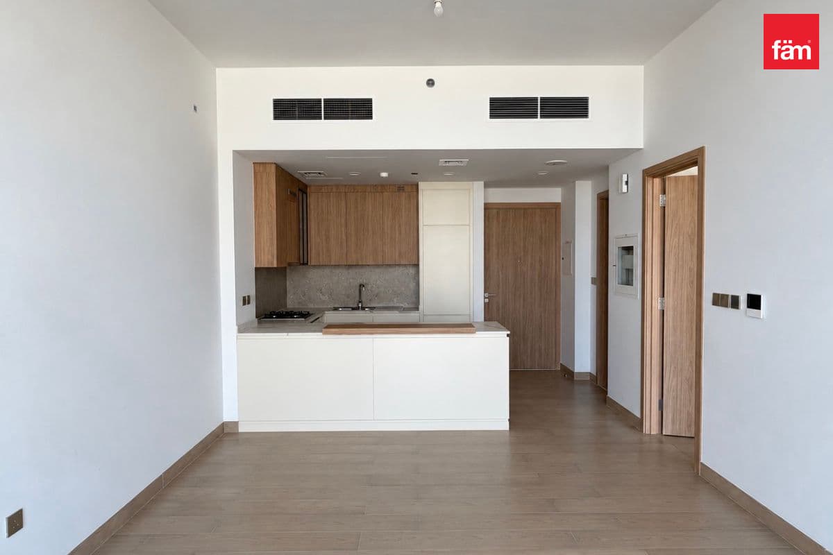 Park View | High Floor | Vacant