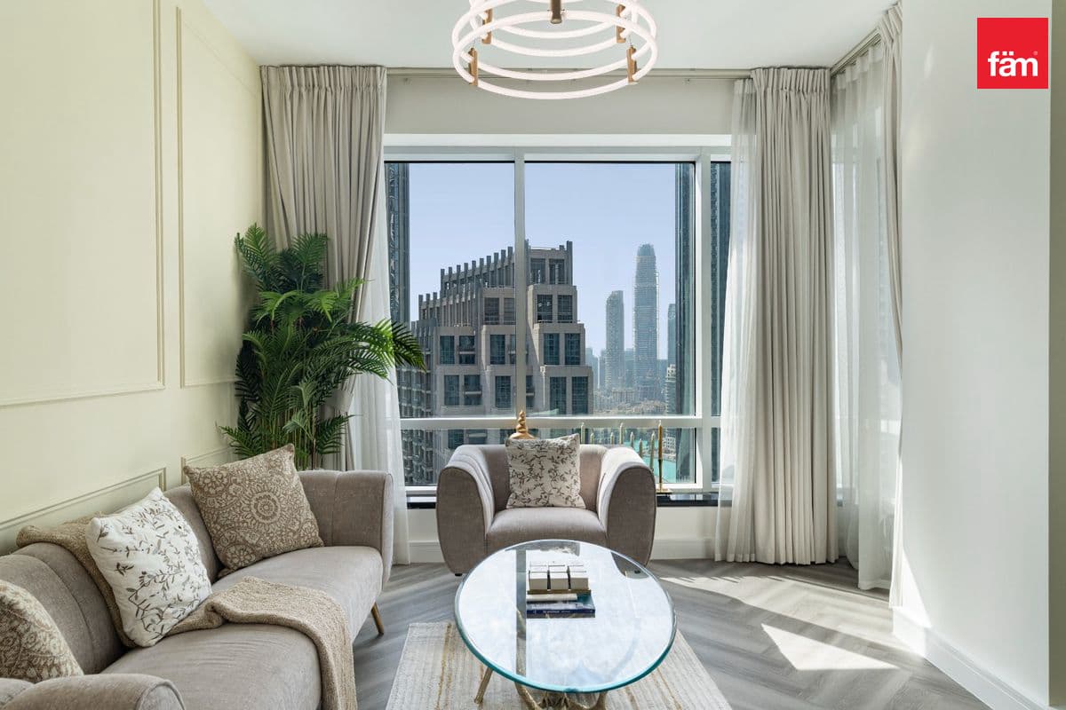 Upgraded | Furnished | Bright | High Floor