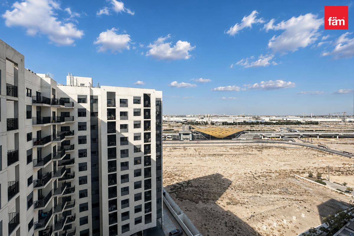 Vacant | Community View | Close To Metro