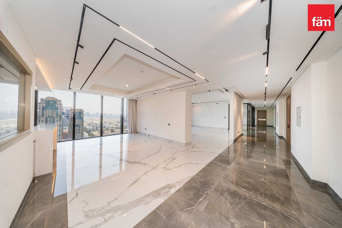 Palm Views | Half-Floor Privacy | Open To Offers