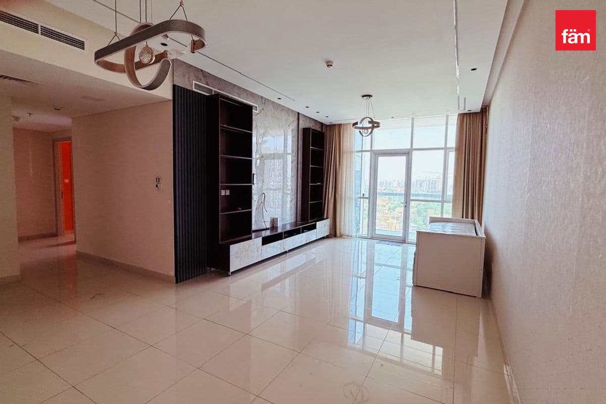 Maids | 2 Parkings | Villa View | Vacant