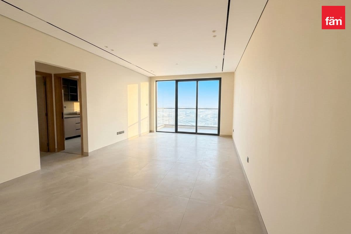 Brand New | Closed Kitchen | Spacious Layout