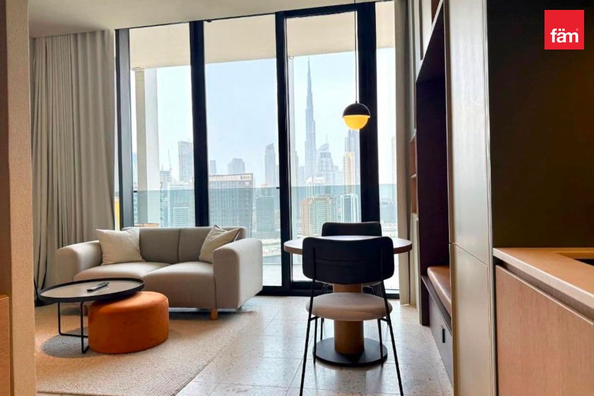 Studio Upside Living Burj Khalifa View