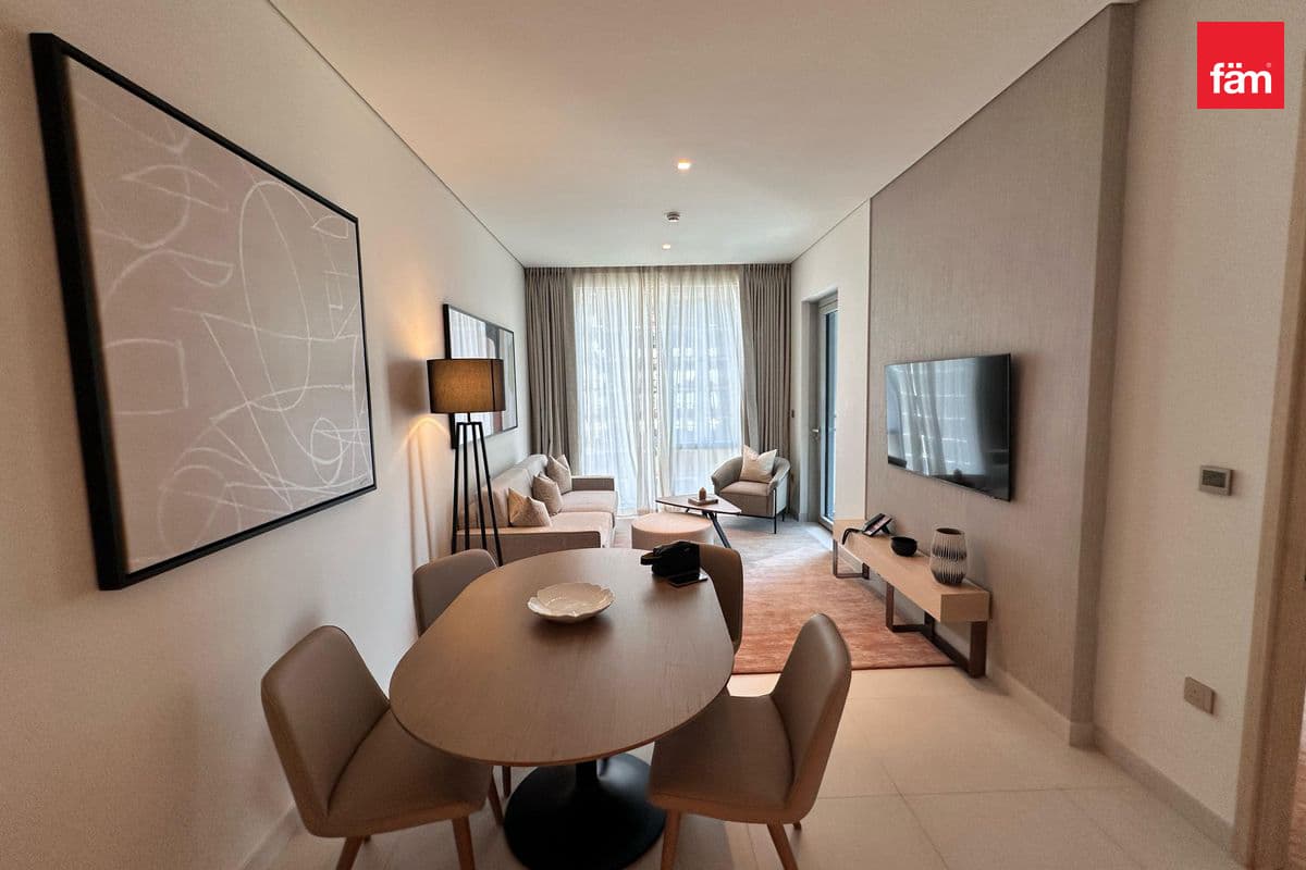 Direct Mall Access | Serviced 1br | Vacant