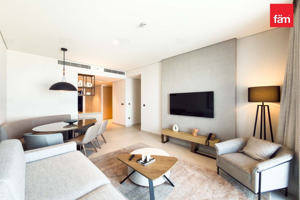 Spacious | Higher Floor | Canal View