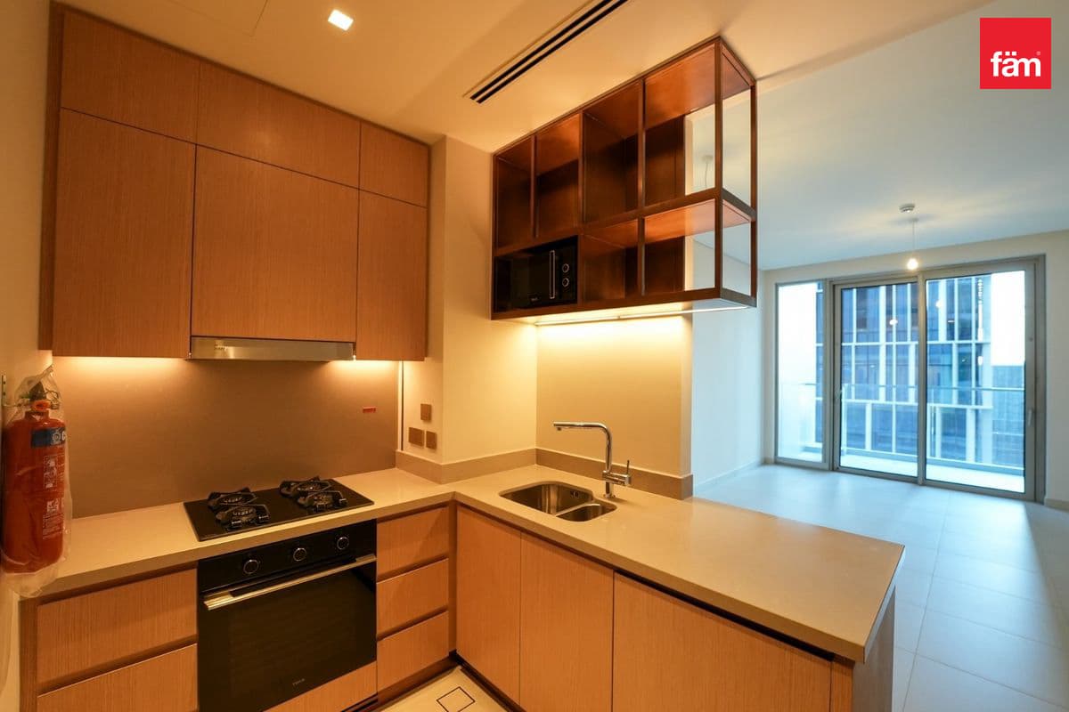 Semi Furnished | Vacant | Community Expert