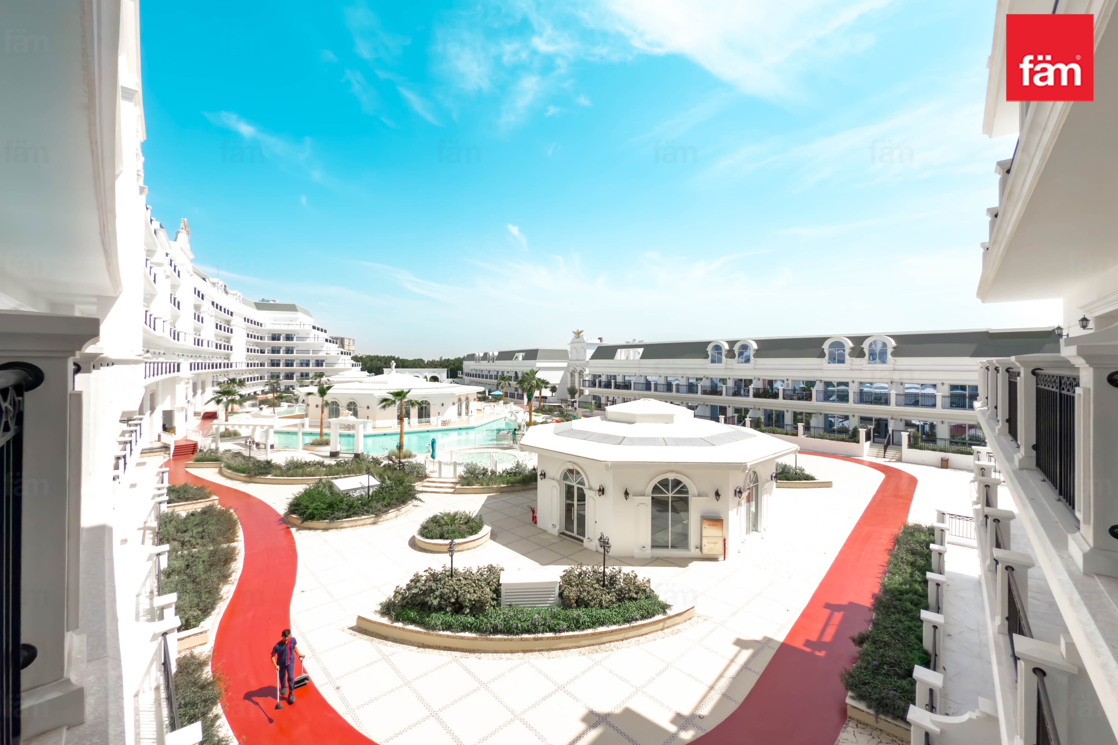 Unfurnished I Best Amenties I Luxury Living