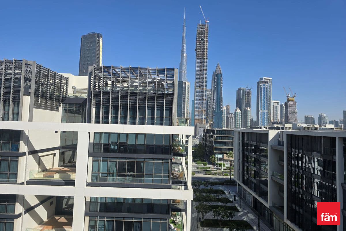 Luxurious APT Burj Khalifa View Can Be Furnished