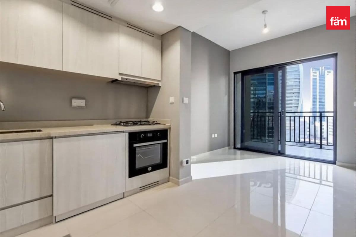 High Floor | Canal View | Near Metro