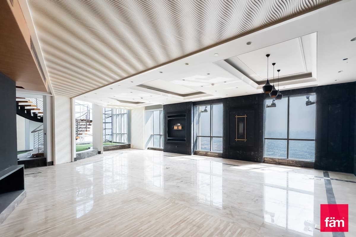 Penthouse Duplex | High Floor | Private Jacuzzi