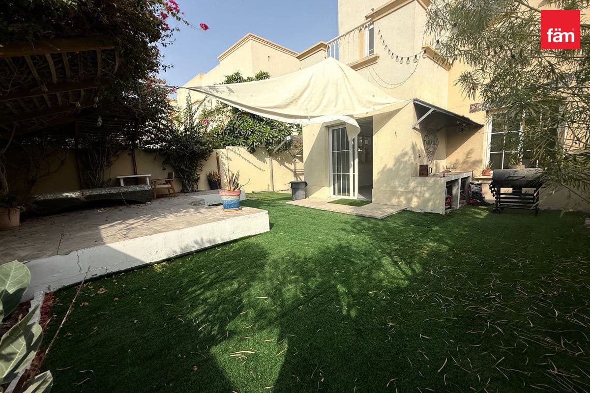 Family Community | Single Row | 2 BHK + Maid