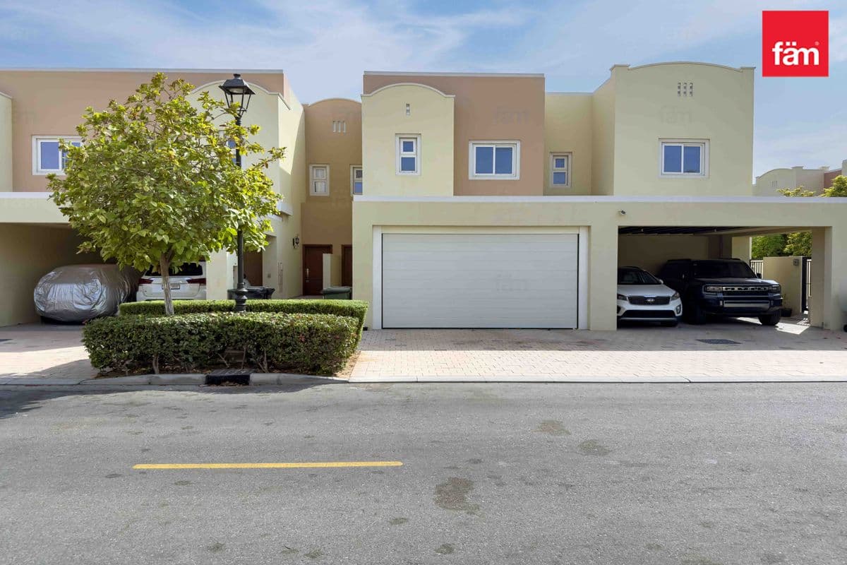 Park And Pool | Upgraded | Villanova | Amaranta