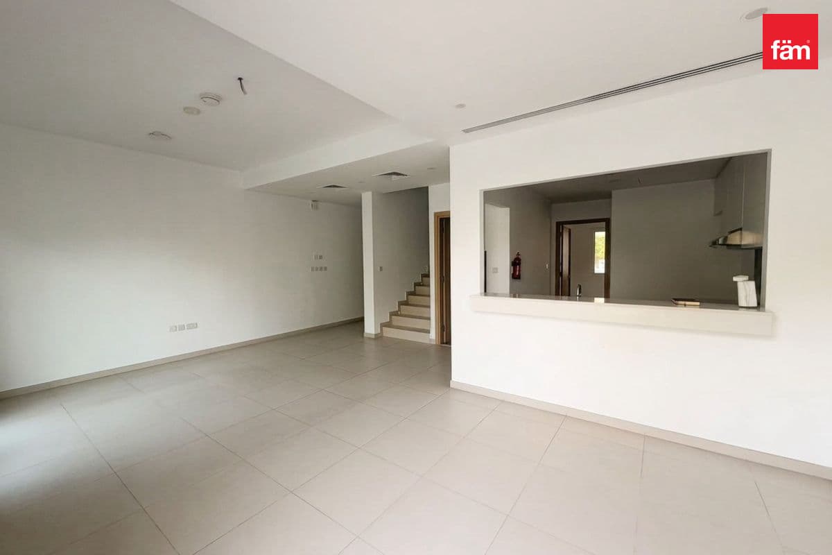 Vacant | Well Maintained | Landscaped