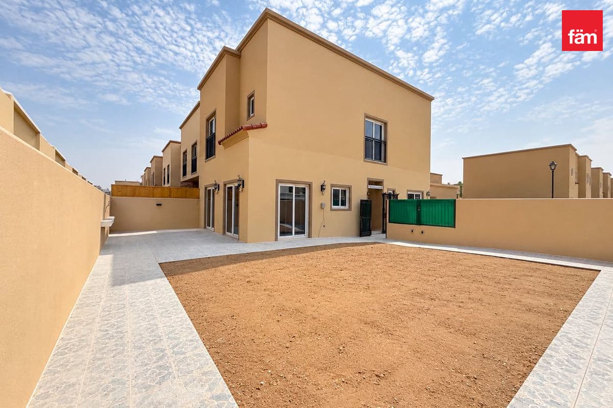 Amaranta | Big Plot Layout | Great Location