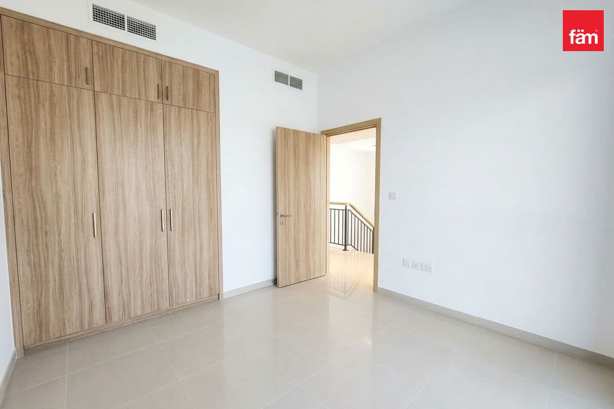 Close To Tennis Court | Single Row | Maintained