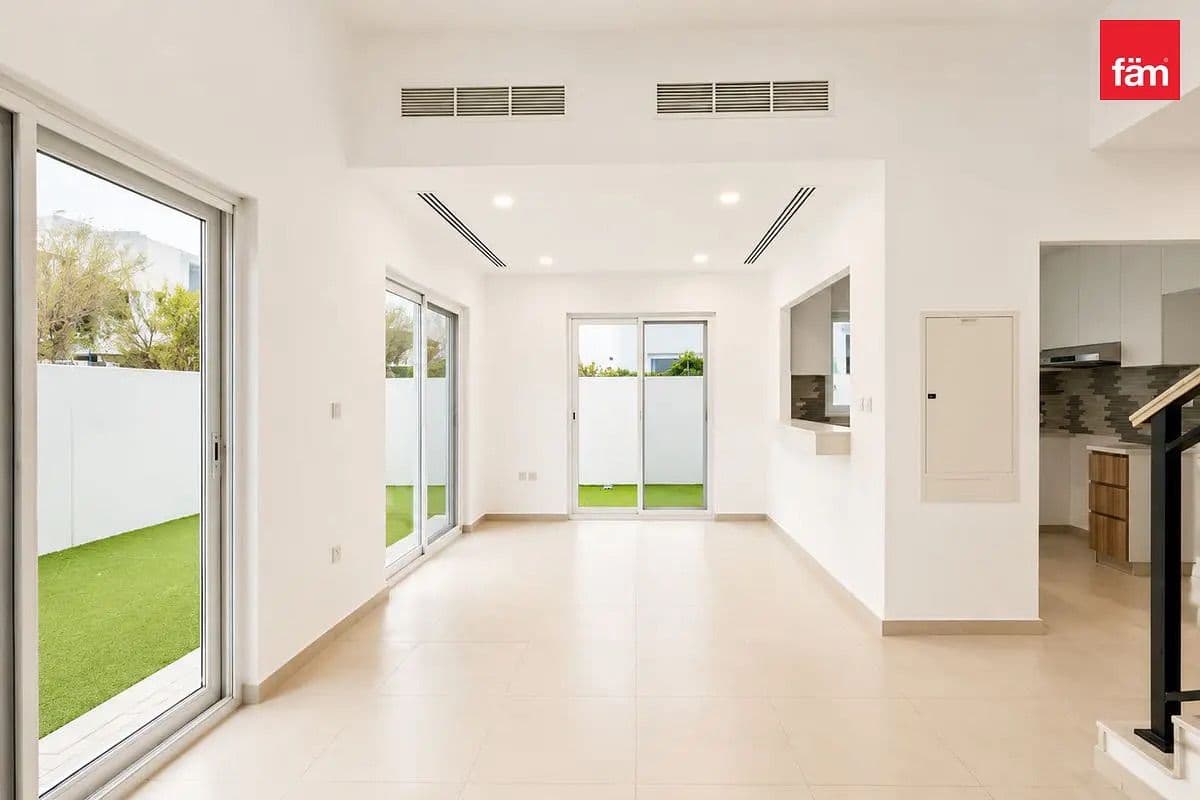 Facing Green Belt | Vacant | Well Maintained