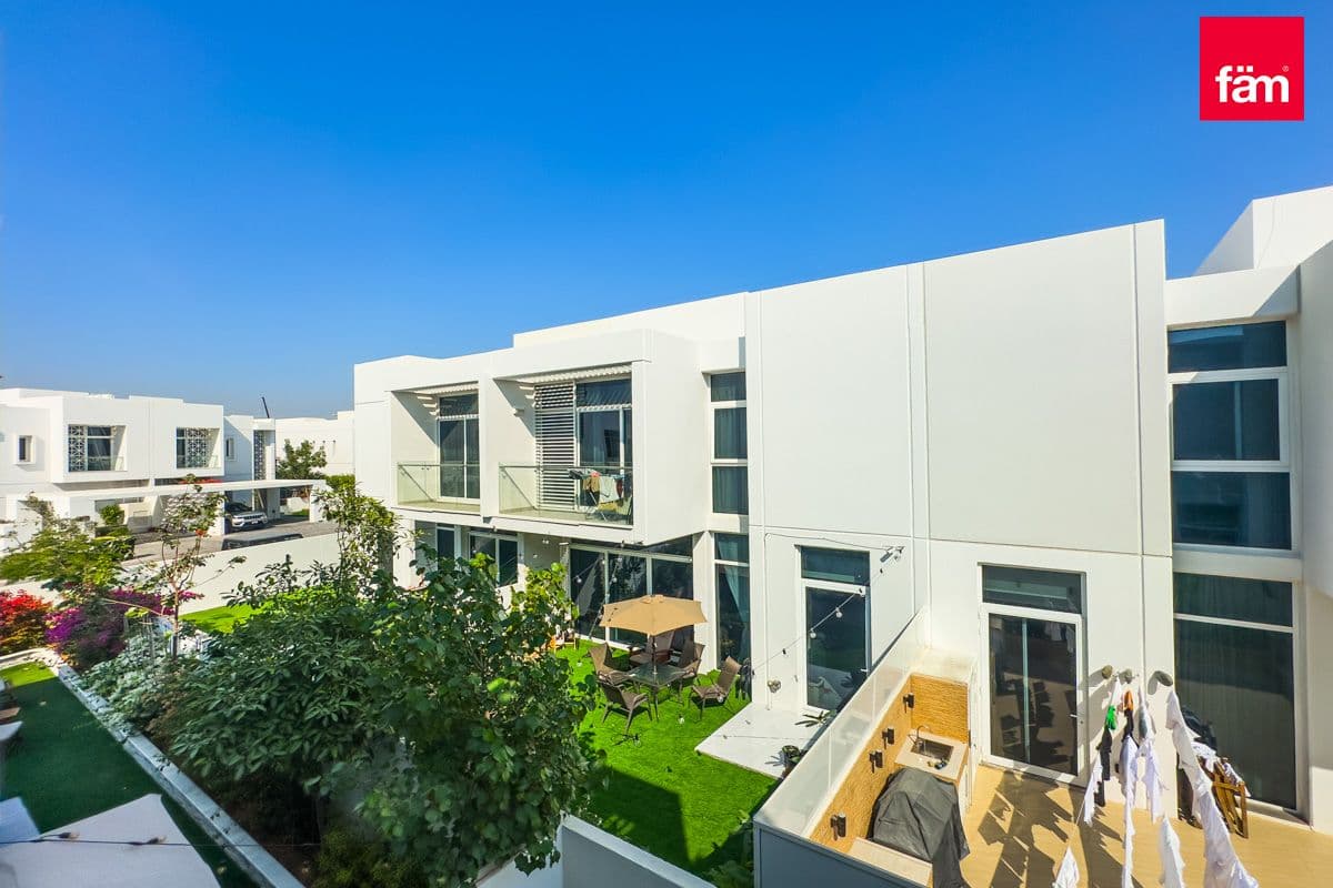 Well Kept | Middle Unit | Close To Pool And Park