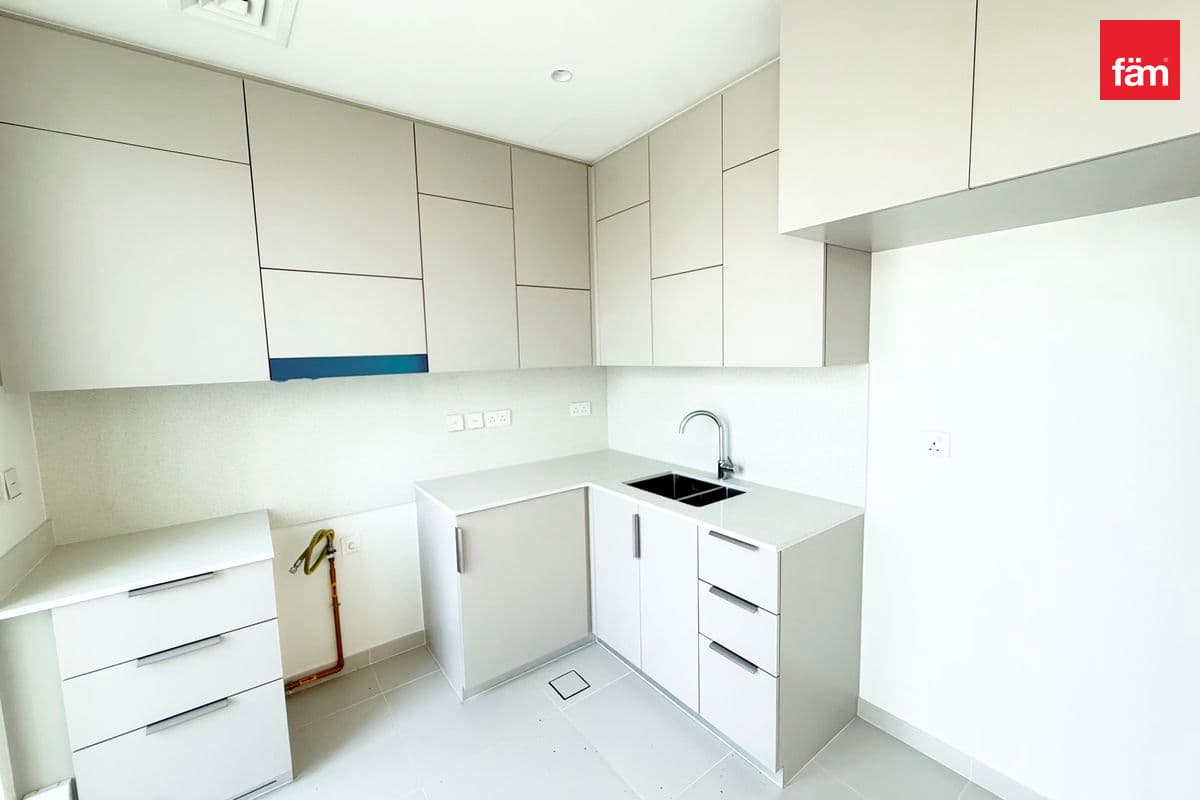 Corner Unit | Green Belt | Multiple Cheques