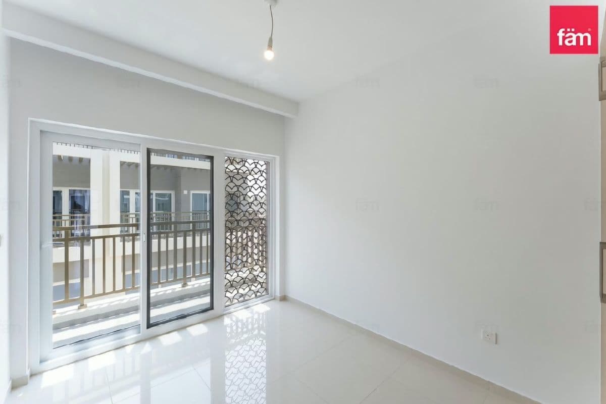 4br | Middle | Single Row | Park View