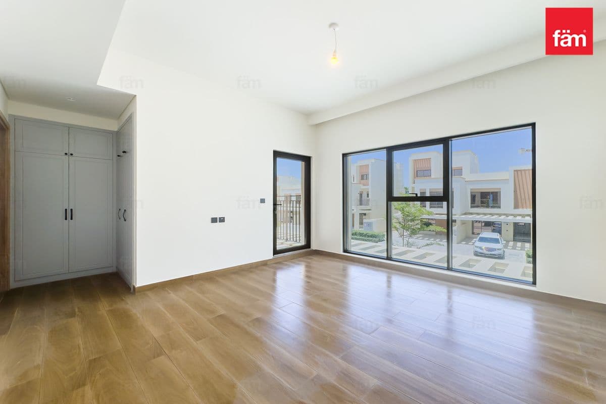 Close To Lagoon|Ready To Move|Multiple Cheques