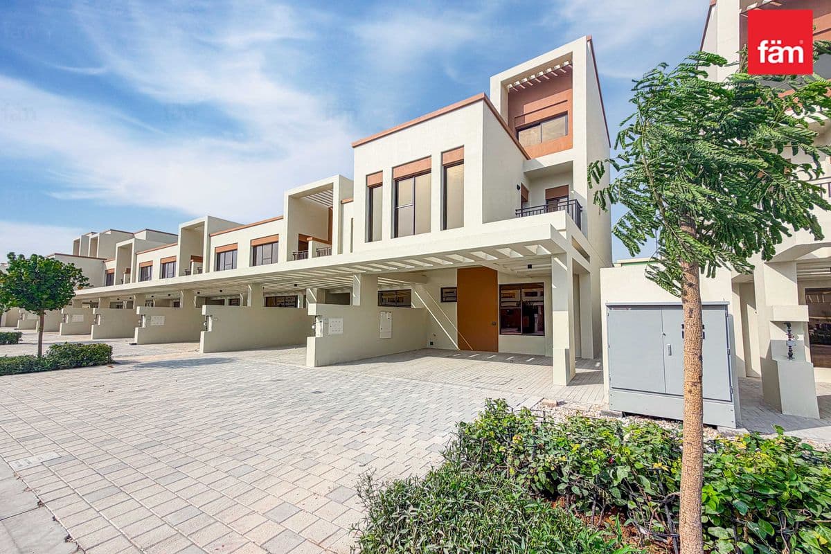 5 BHK + Maid | Corner Unit | Close To Lagoon