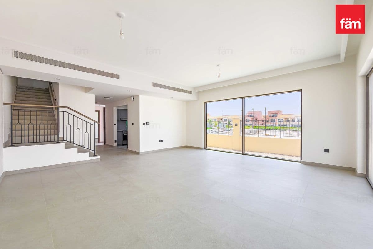 Corner| Spacious Layout | Big Plot | Available Oct