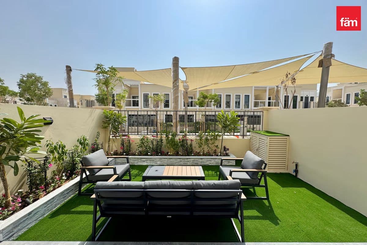 Internal Single Row | On Park | Close To Lagoon