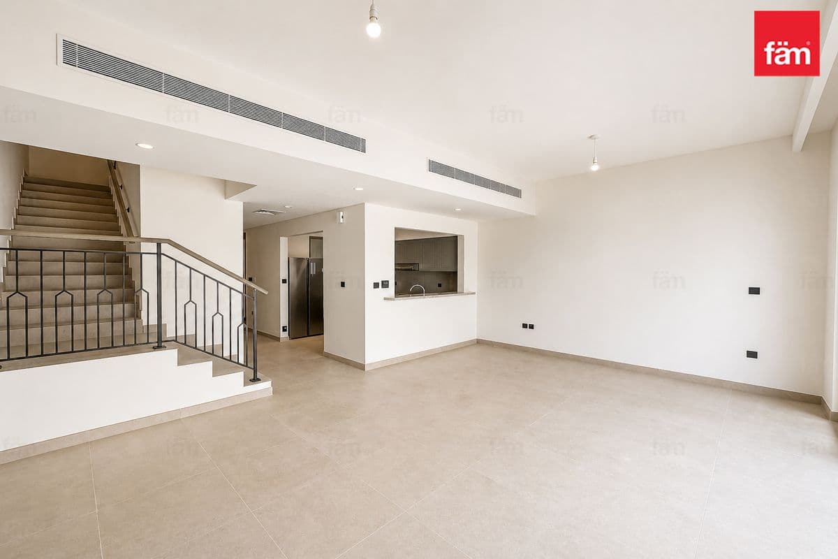 Single Row | Close To Lagoon | Appliances Included