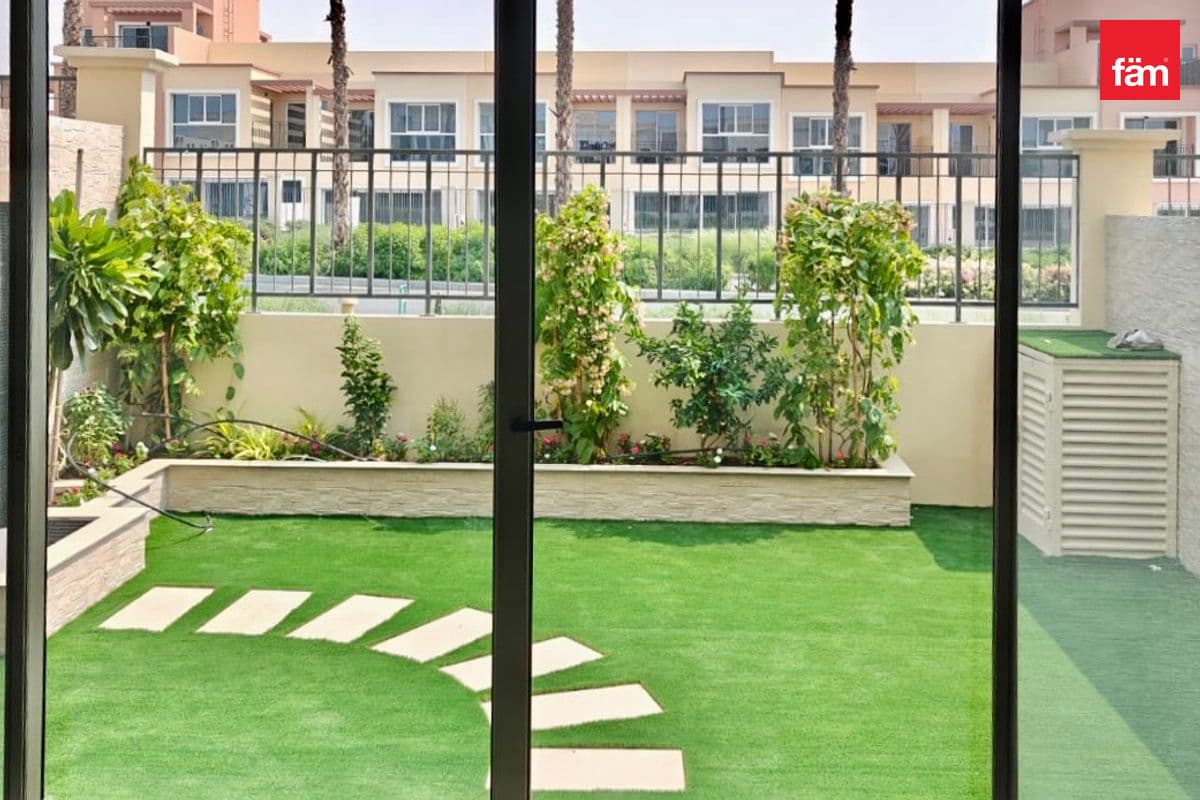 Single Row | Appliances Included | Designer Garden
