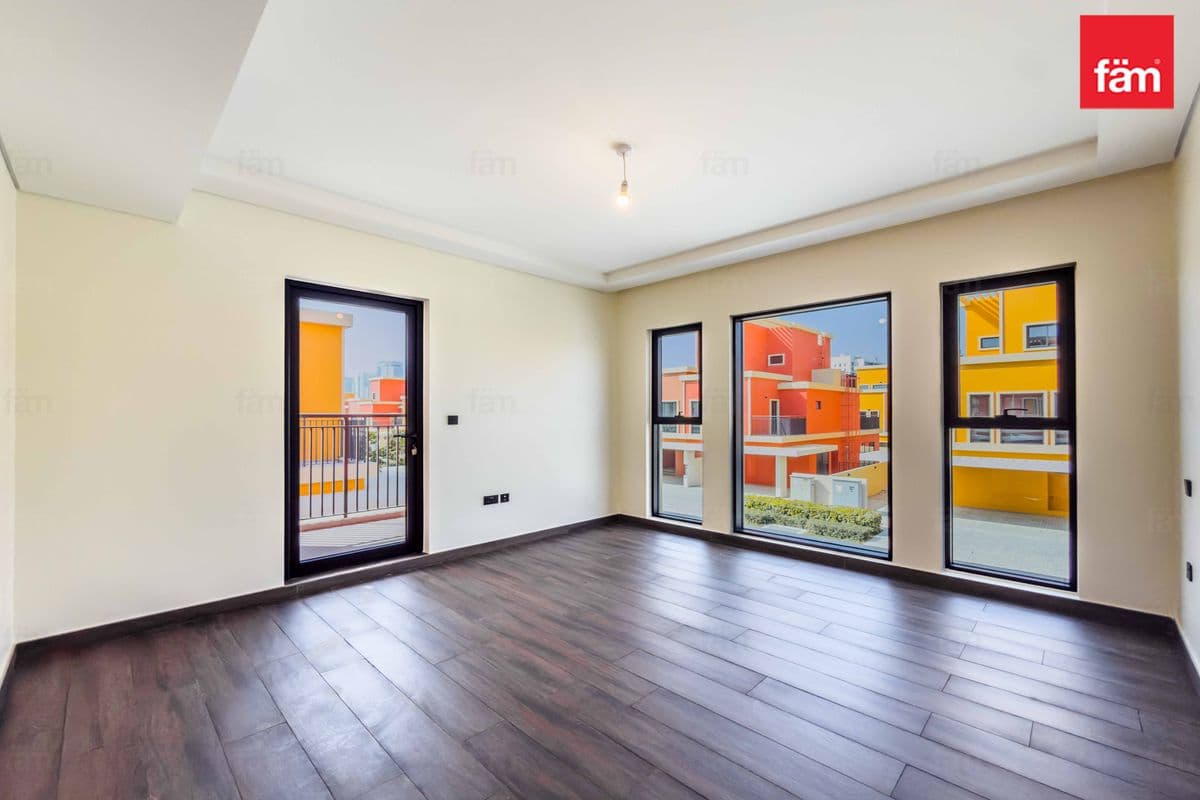 5br + Maid Corner | Brand New | Near Lagoon