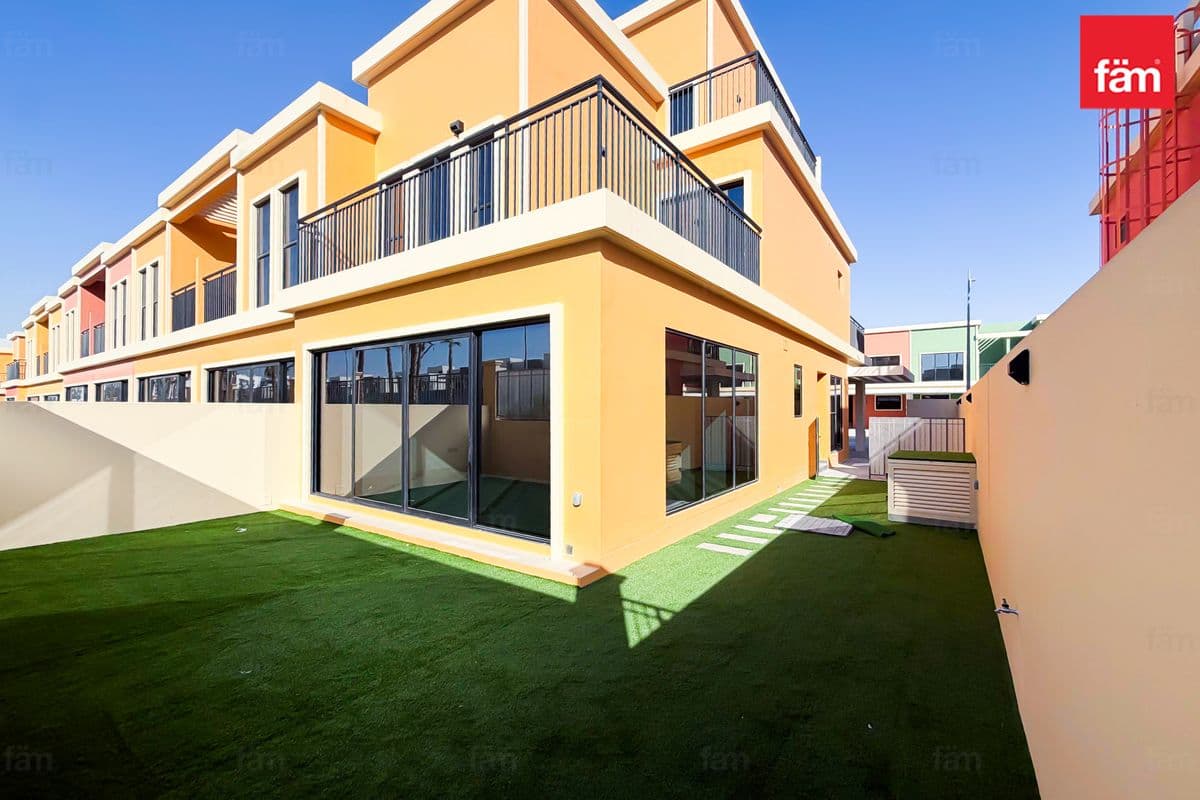 5 BHK + Maid | Corner Unit | Close To Lagoon