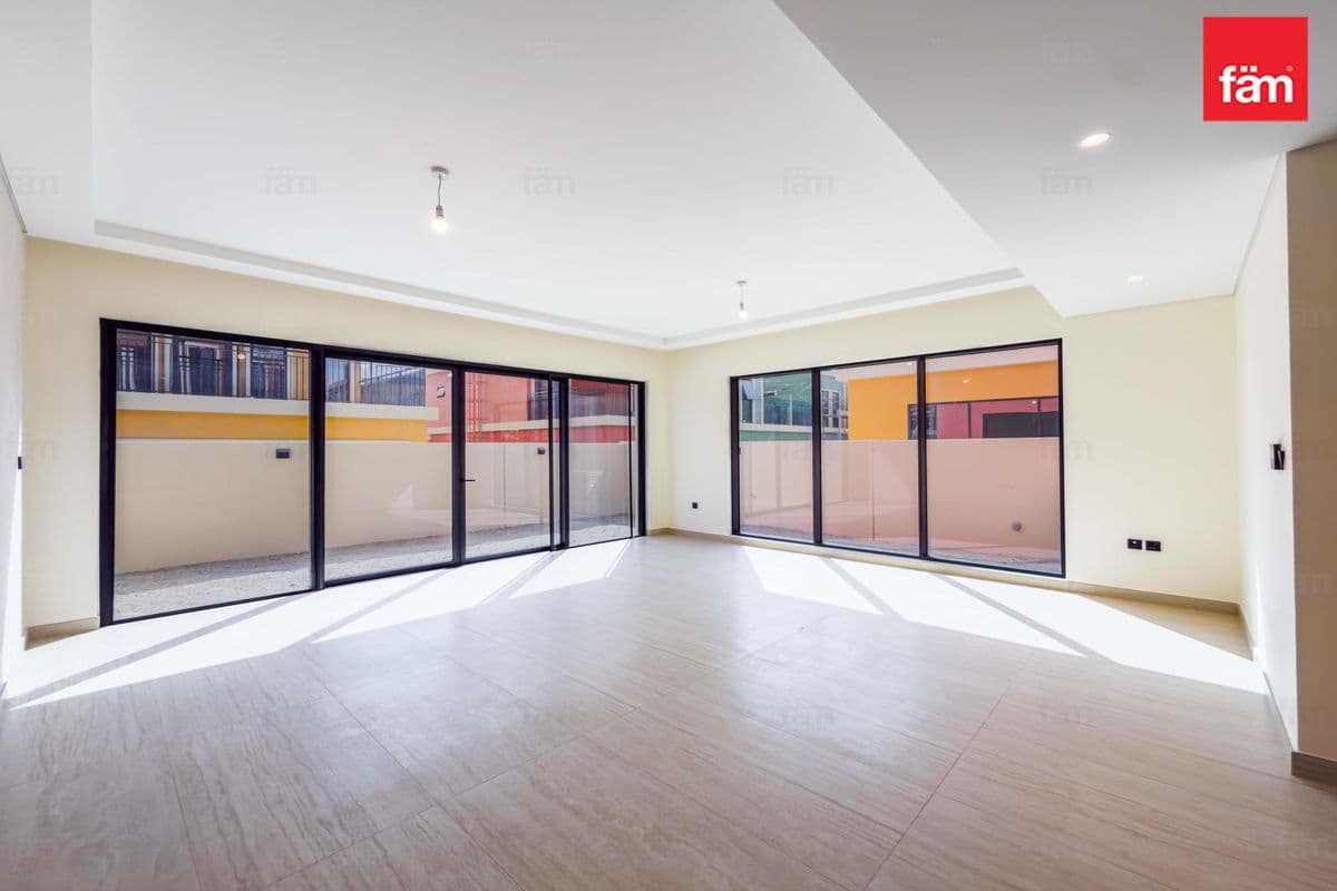 5br + Maid Corner | Brand New | Near Lagoon