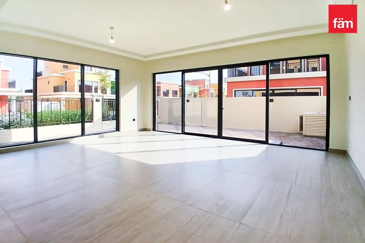 Single Row | Venice Backing | Vastu Compliant