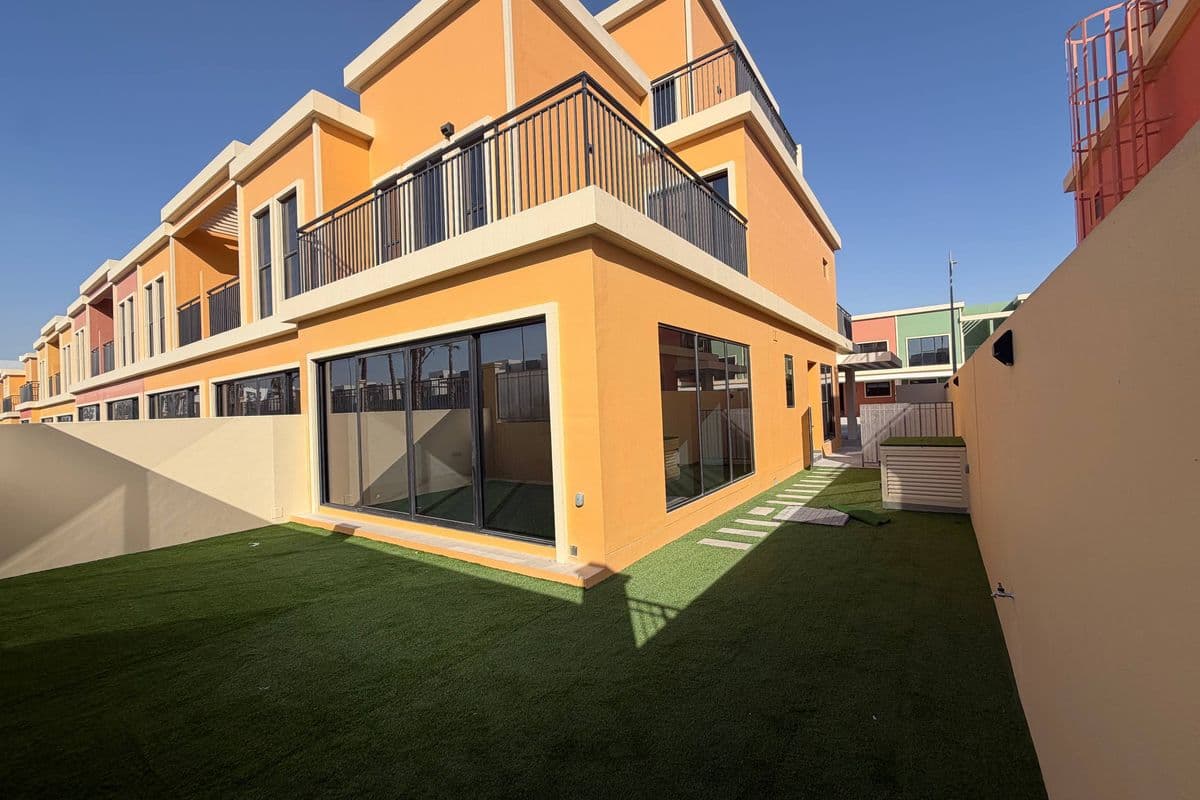 Single Row | Venice Backing | Vastu Compliant