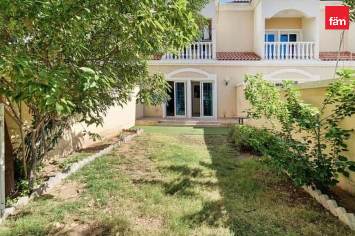2bd Townhouse | Vacant | District 12