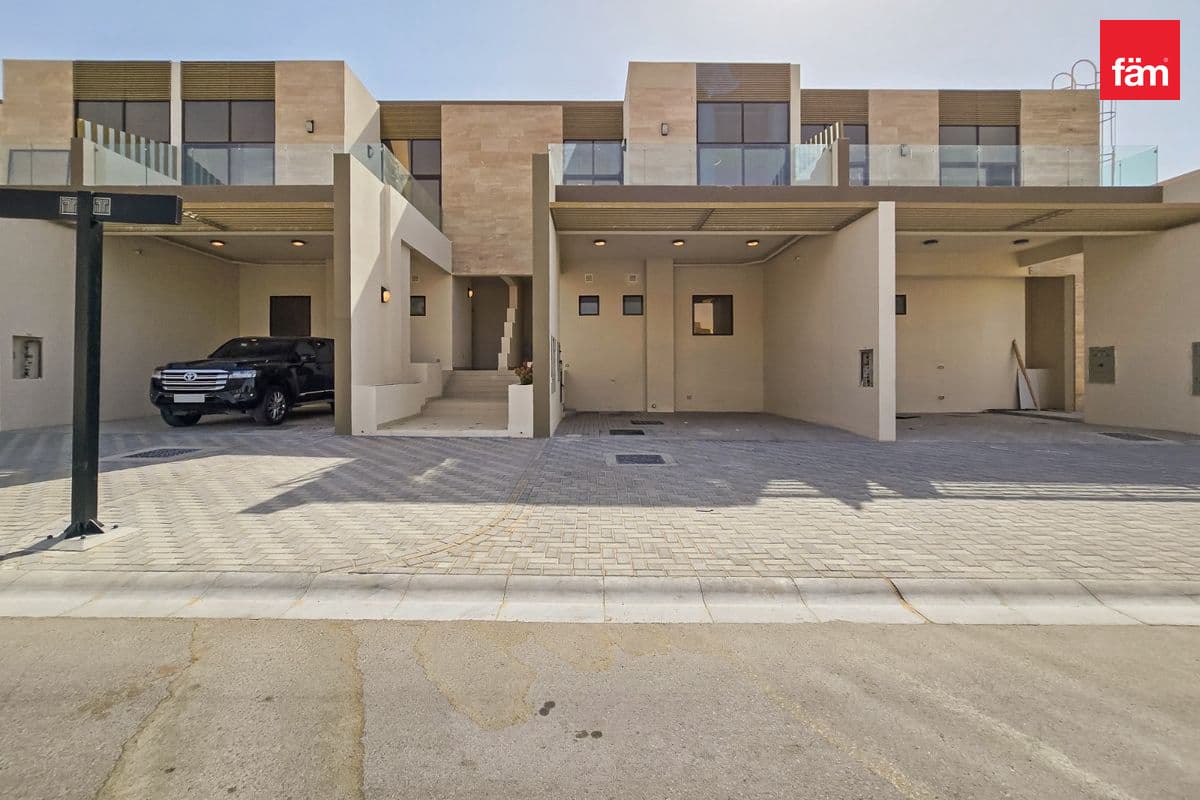 Park Facing | Single Row | Premium Unit