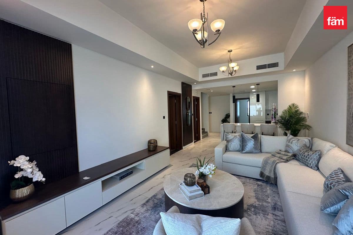 Brand New | New Furniture | Close To Park