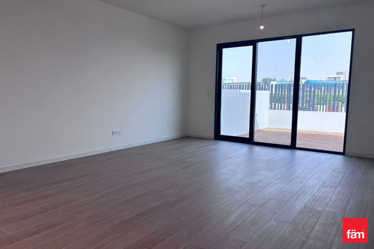 4 Bed Rooms Th | Closed Kitchen | Single Row | 2a