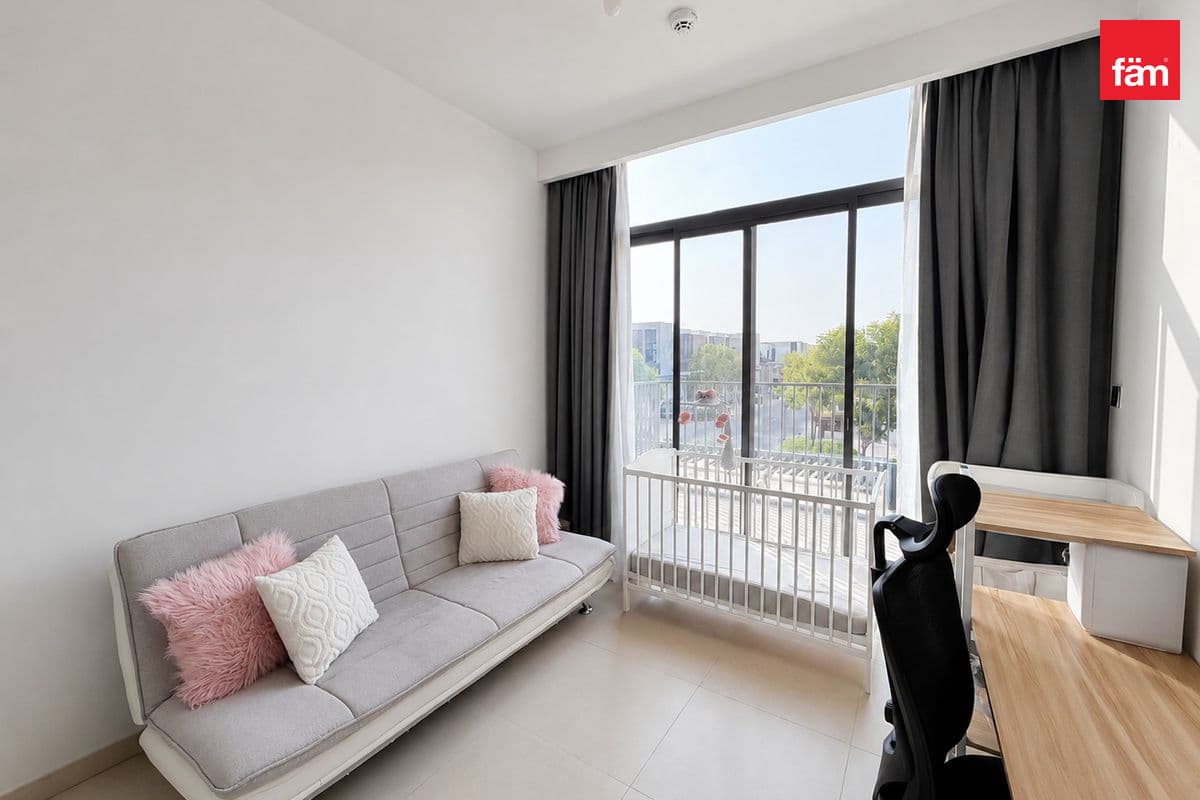 Best Deal | Spacious | 4 Cheques | Vacant