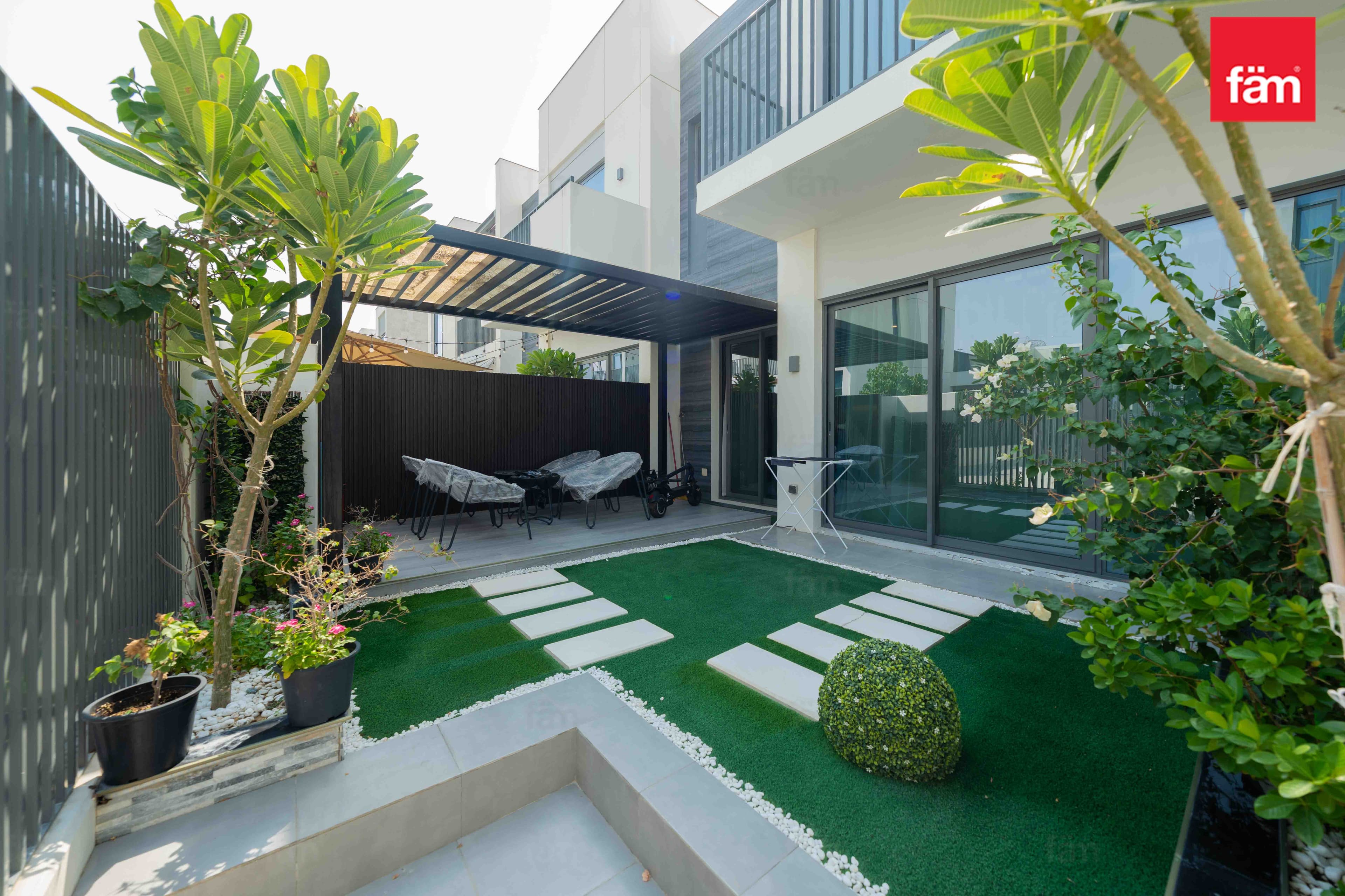 Luxury Finishes| Renovated| Landscaped| Furnished