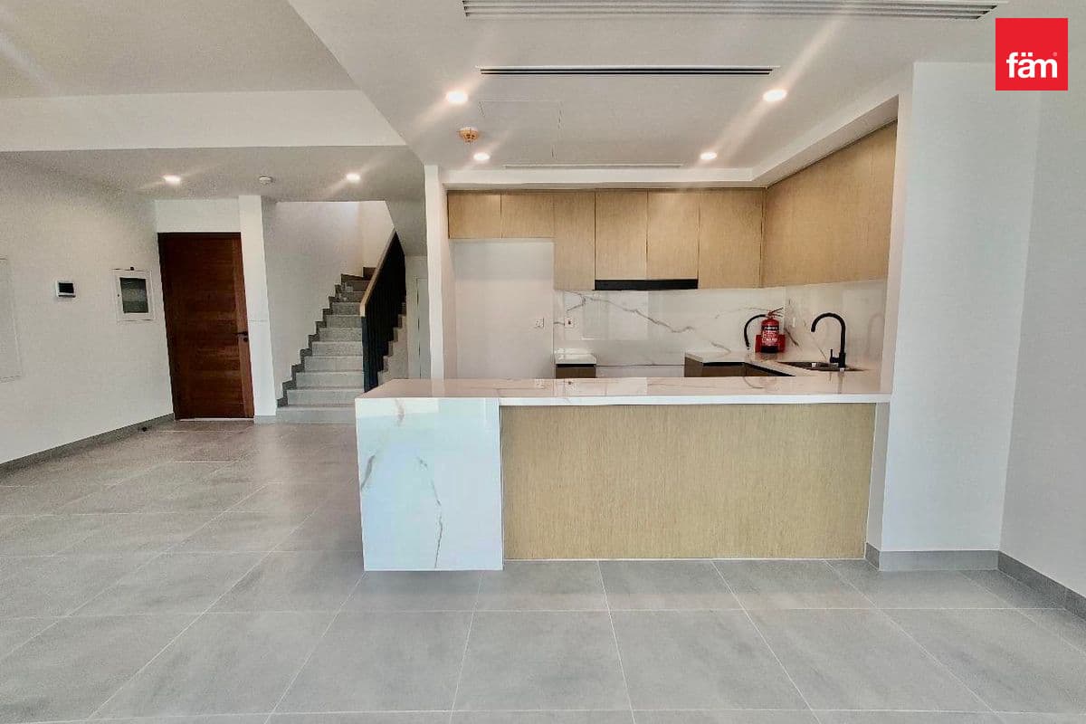 3br + Maid | Park & Pool View | La Violeta 2