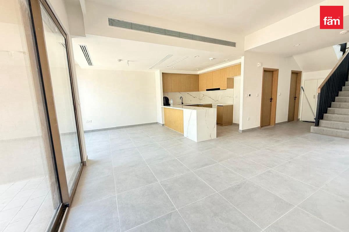 Townhouse For Rent | Big Plot | Unfurnished