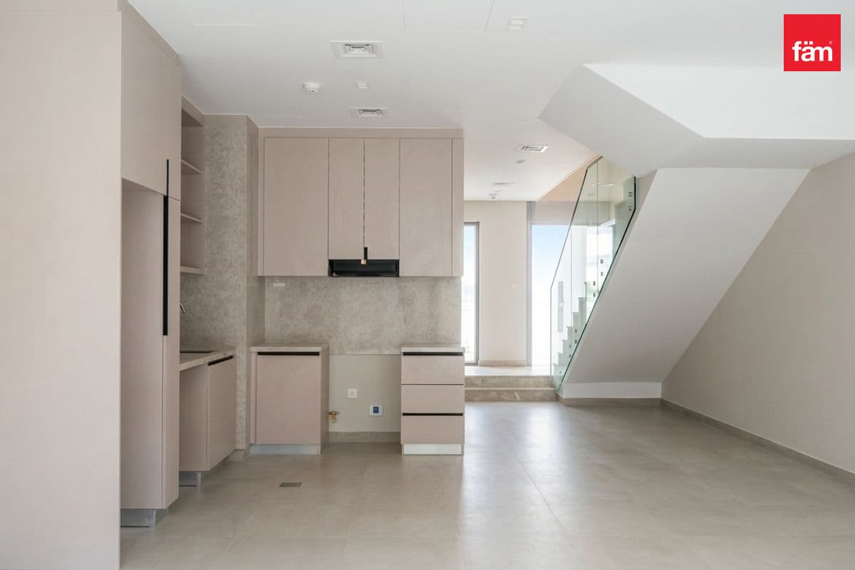 Modern | Larger Plot | Green Community