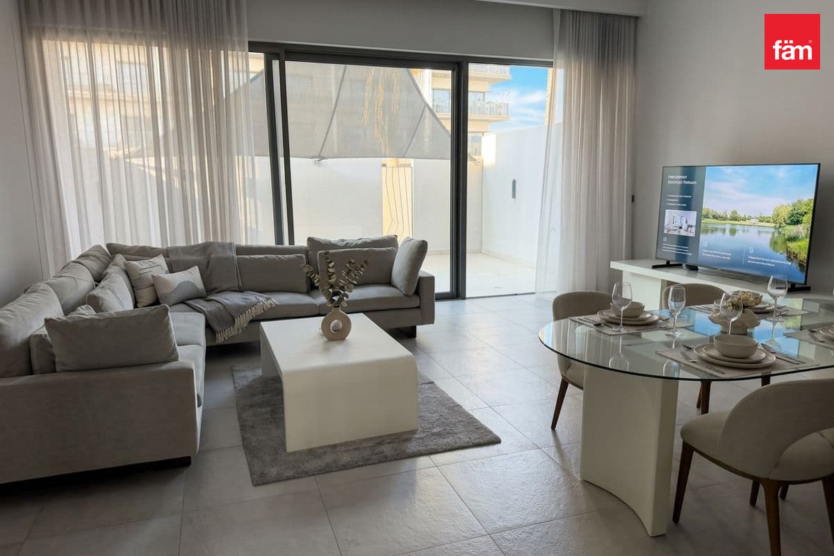 Top Notch Furnishings | Single Row | Book Now