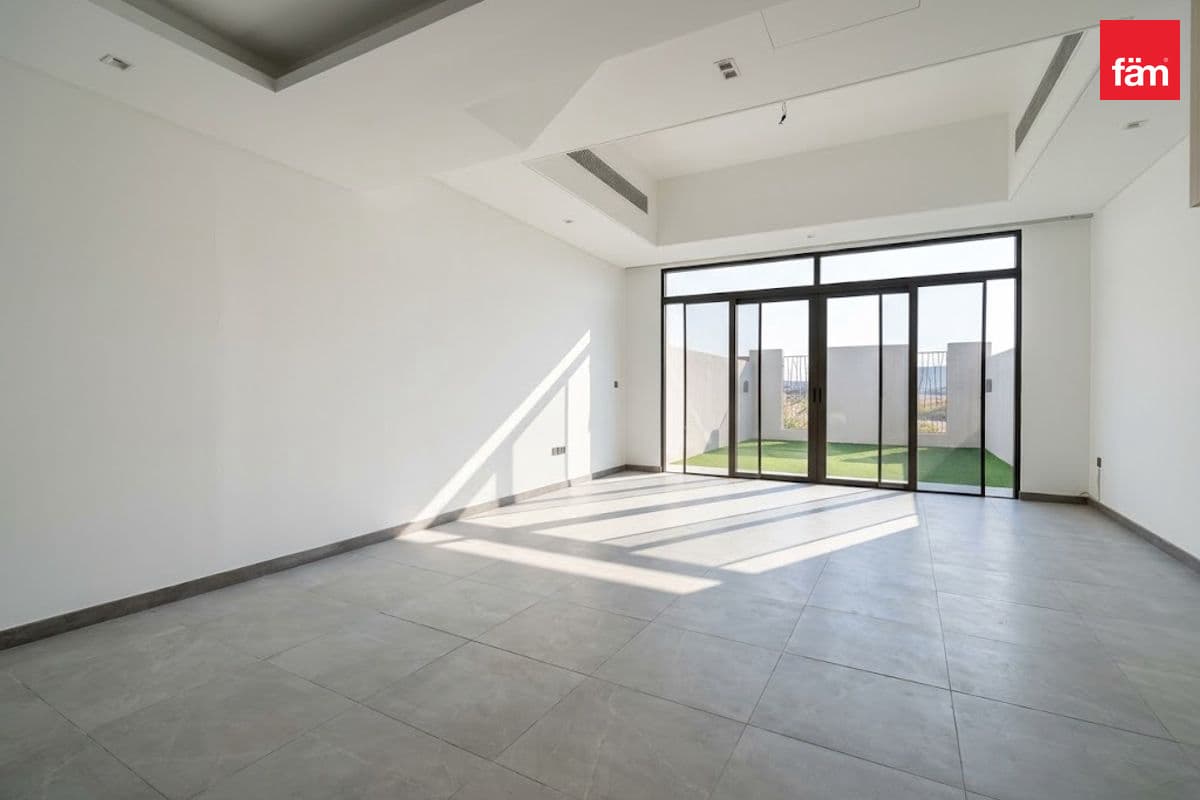 Single Row | Appliances Included | Well Located