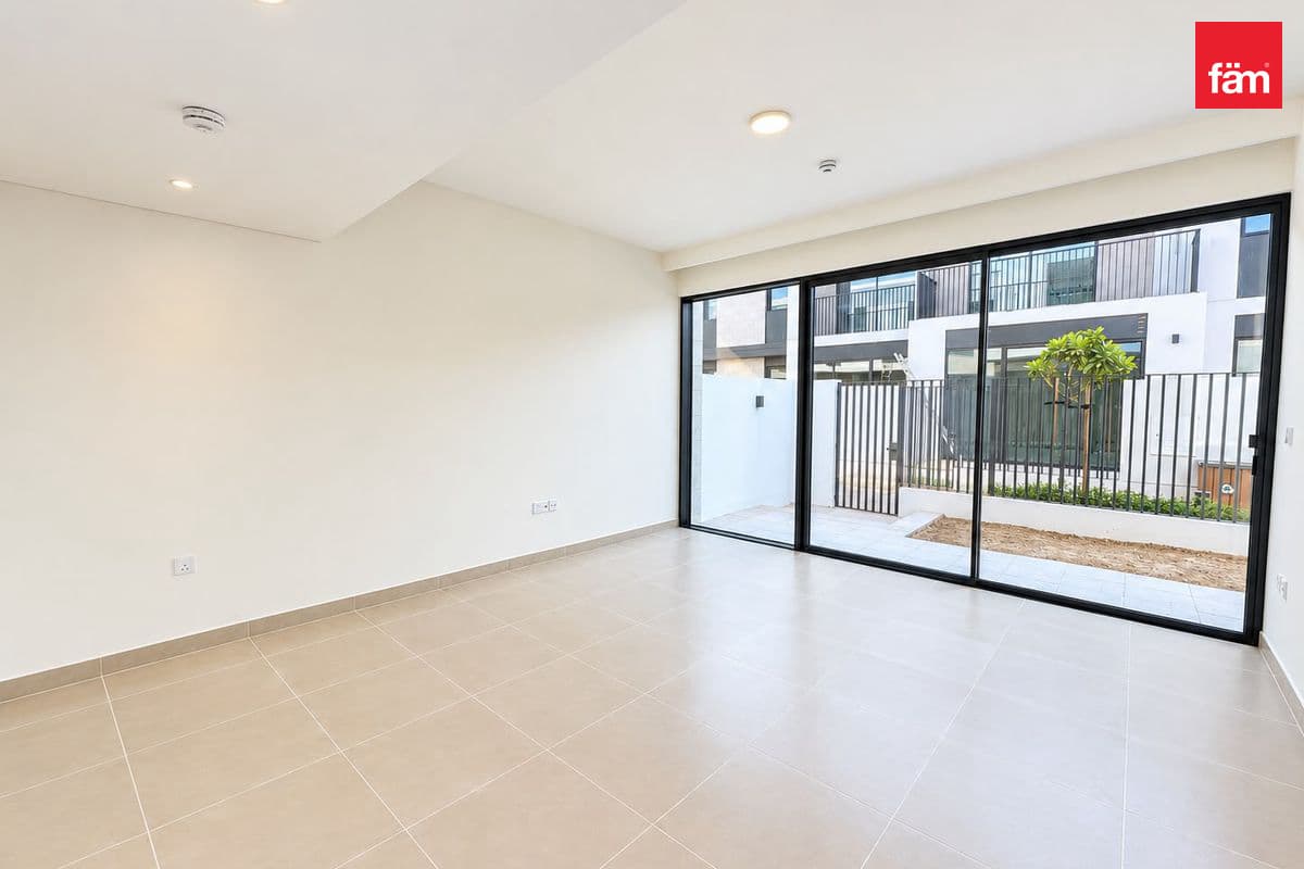 Ready To Move In | Corner Unit | Near Amenities
