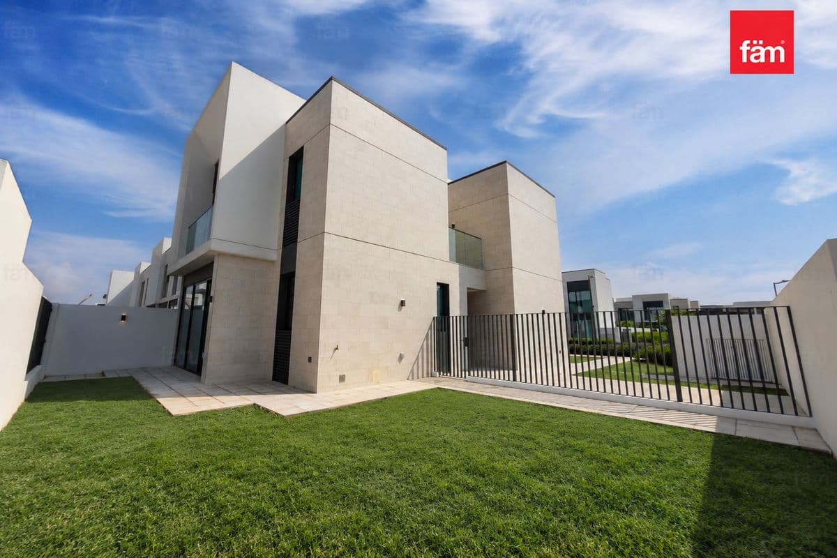 Corner | Generous Plot | Near Amenities