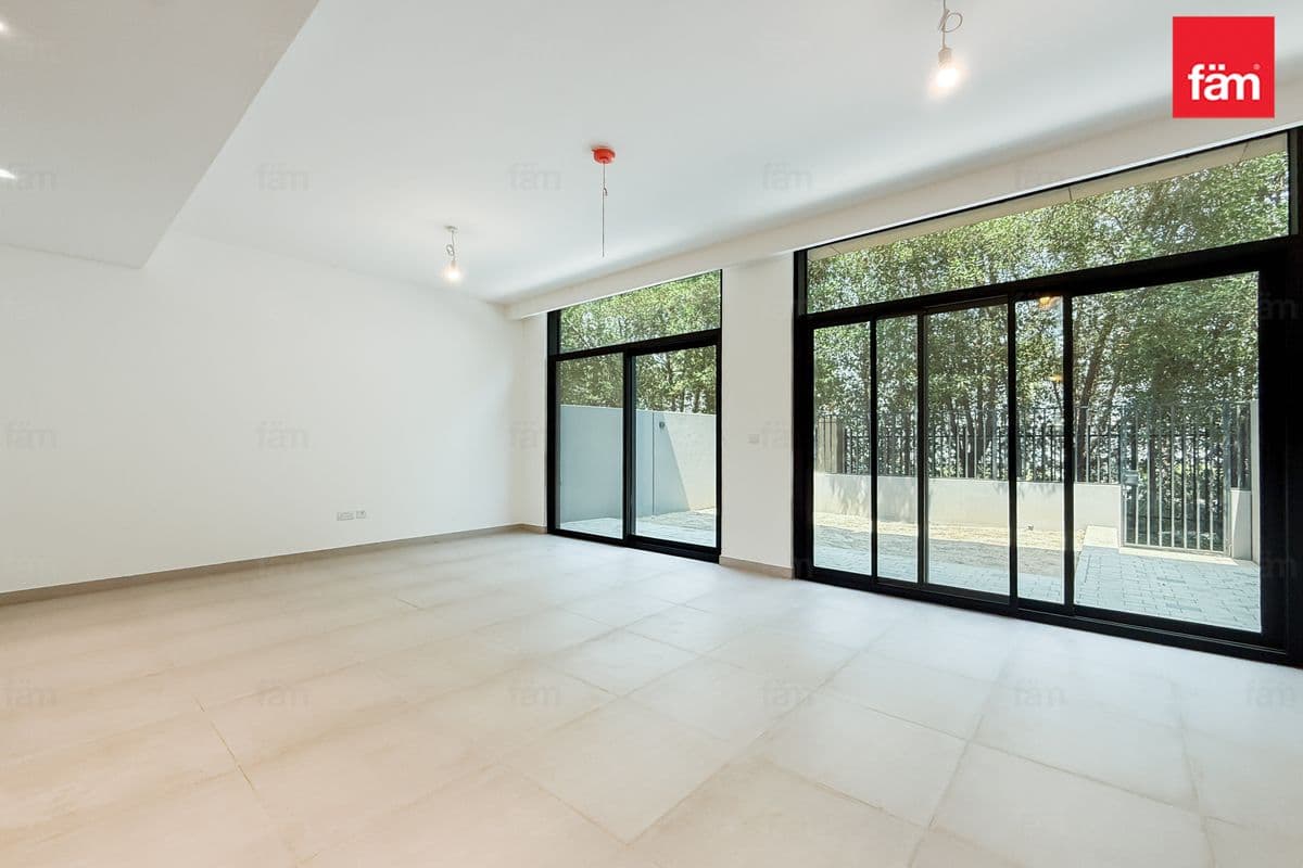 Single Row | Landscaped | Brand New
